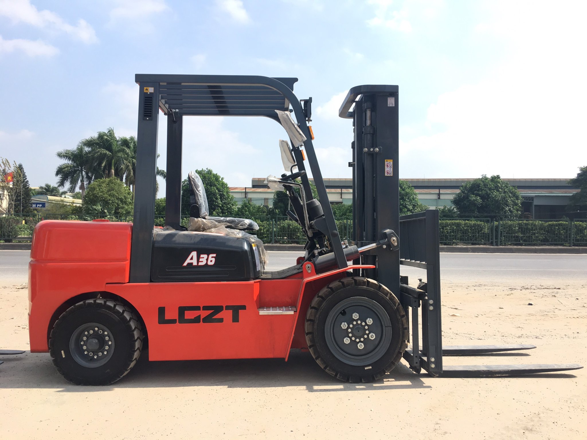 Xe nâng LGZT - Công Ty TNHH Máy Xây Dựng MIK Việt Nam